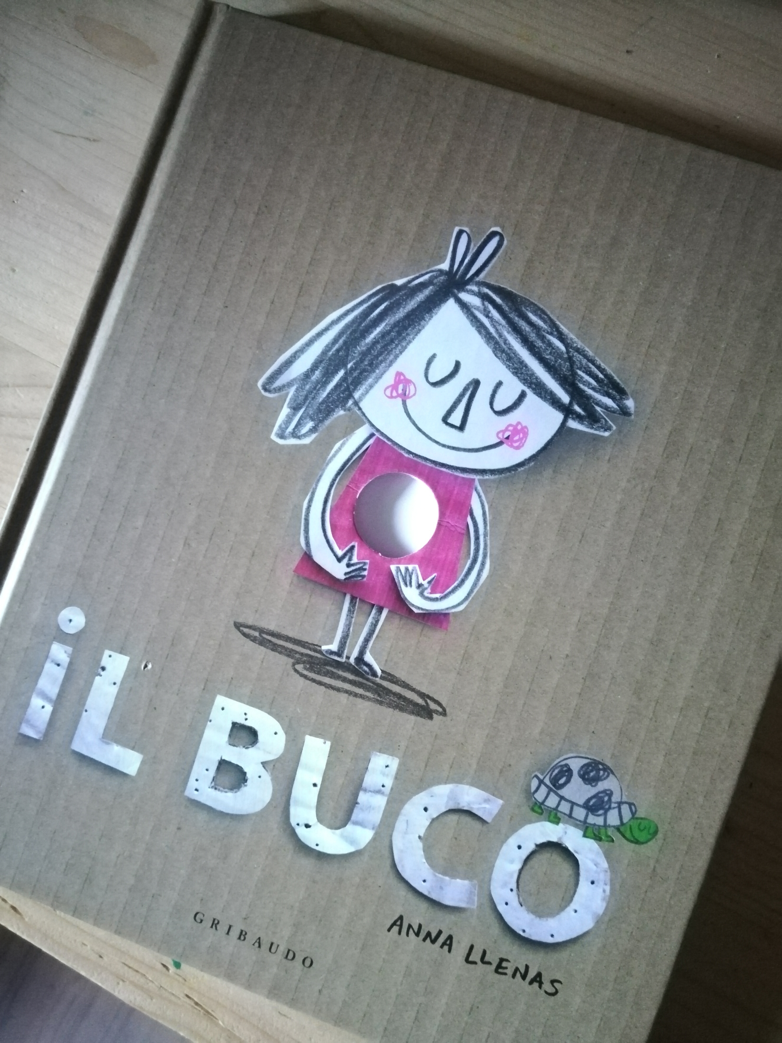 Un libro per Natale: Il buco di Anna Llenas ⋆ ASCOLTANDO LE FIGURE